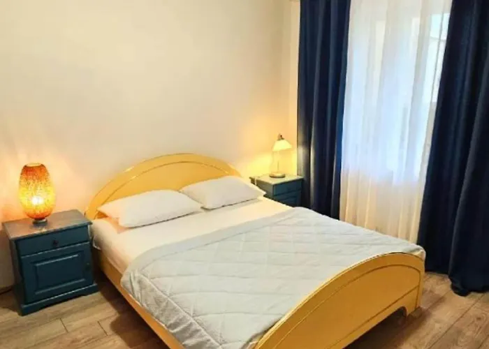 George - Two Bedroom With Park View Apartamento *