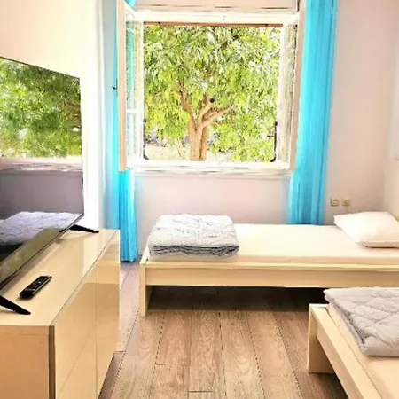 George - Two Bedroom With Park View